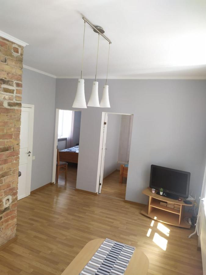 Dzīvoklis Vagnera 12 *